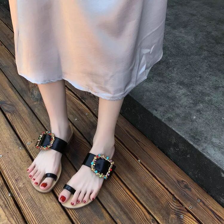 new flat sandals 2018