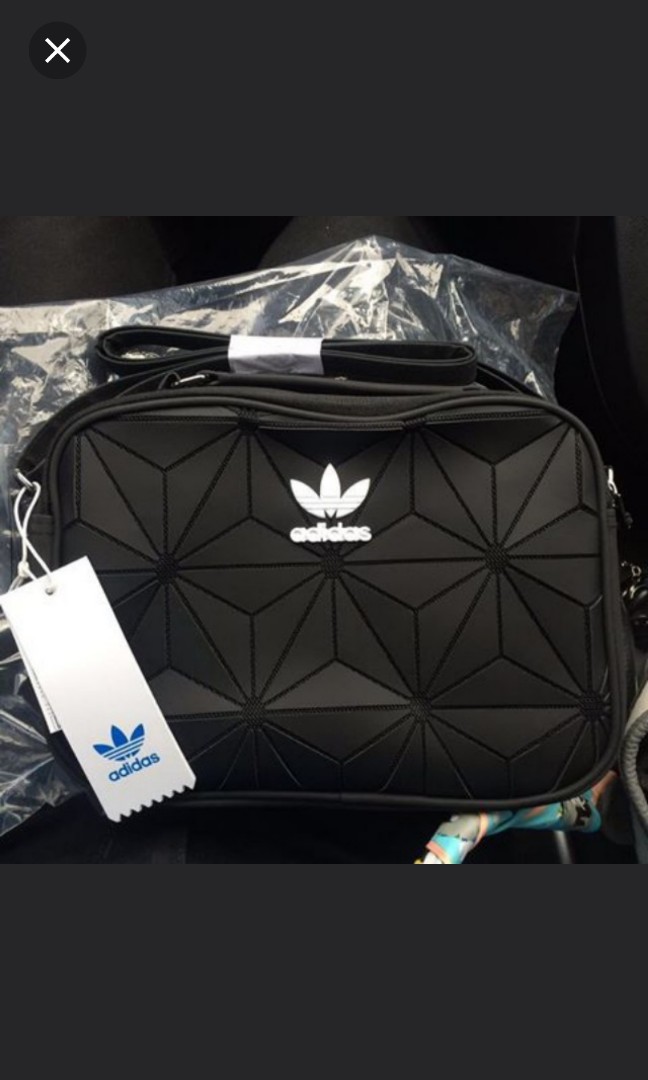 adidas airliner mini 3d