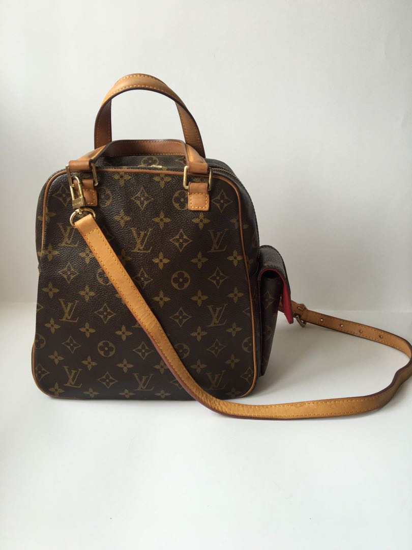 Review/What fits inside of the Louis Vuitton Excentri Cite 