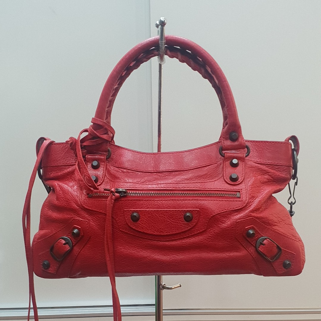 Balenciaga red classic mororcycle bag With dustbag Preloved excellent condition, Bags & Wallets on Carousell