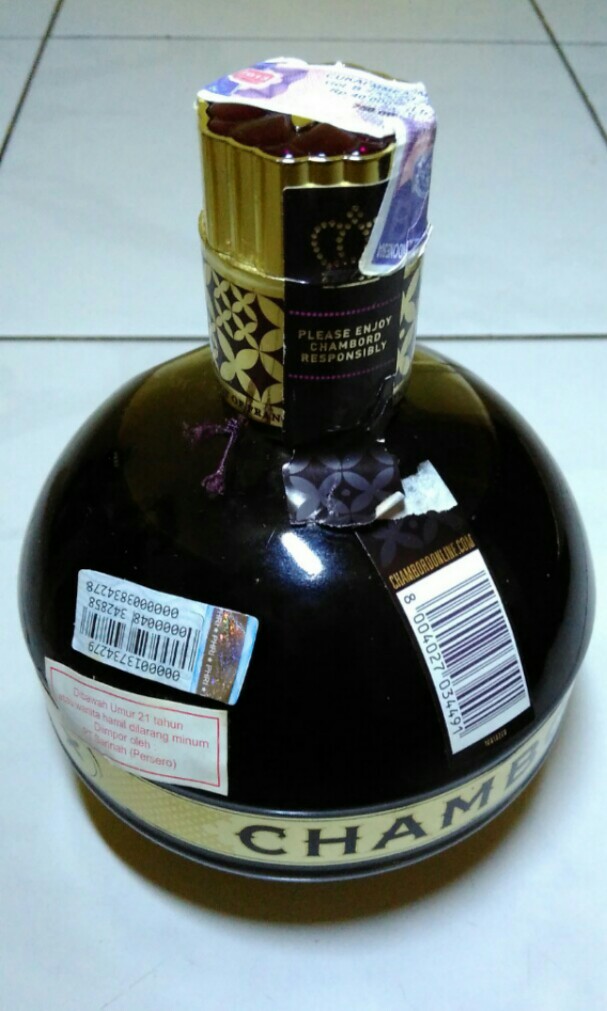 Chambord Black Raspberry Liqueur Serba Serbi Others Di Carousell
