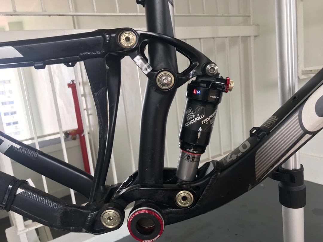 Giant anthem x2 29er 2012 frame only Sports Equipment Bicycles