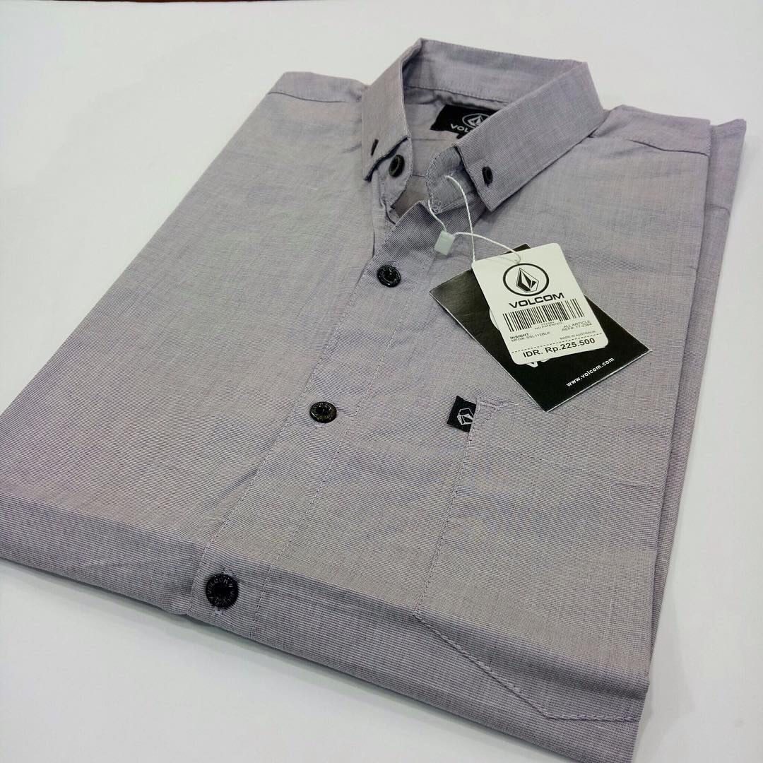 Kemeja Volcom Motif Polos Grey Lengan Panjang Fesyen Pria Pakaian Atasan Di Carousell