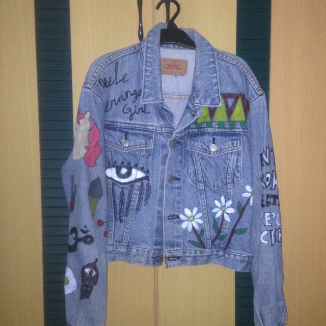 Levi S Denim Jacket With Diy Painting Fesyen Wanita Pakaian Wanita Baju Luaran Di Carousell