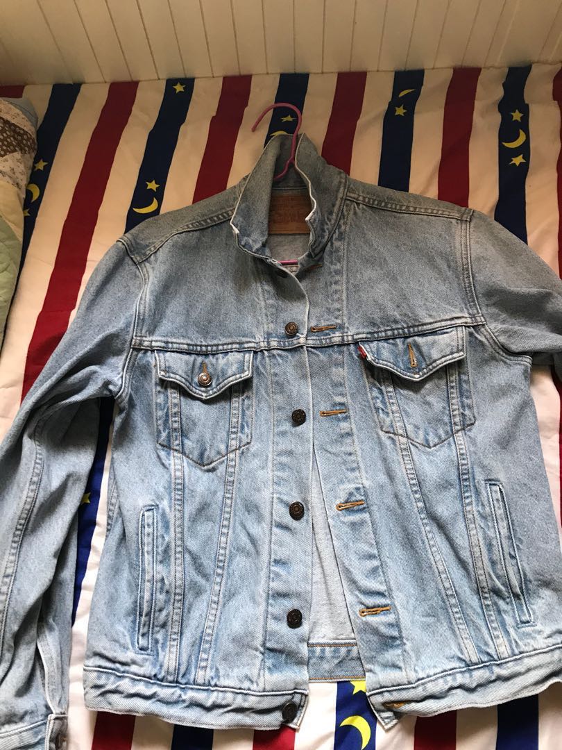 vintage light wash levis