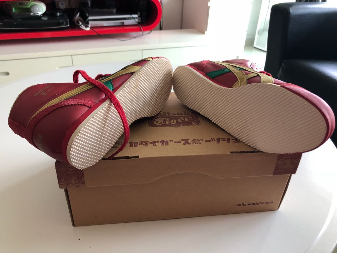Onitsuka Tiger Women’s High Cut Sneakers (Category: Sneakers) located in Singapore. Submitted by 31inc (Listing ID 166229179, Image 3). Description: Bought last year but didn’t wear as got pregnant and can’t fit Not for fussy buyer .