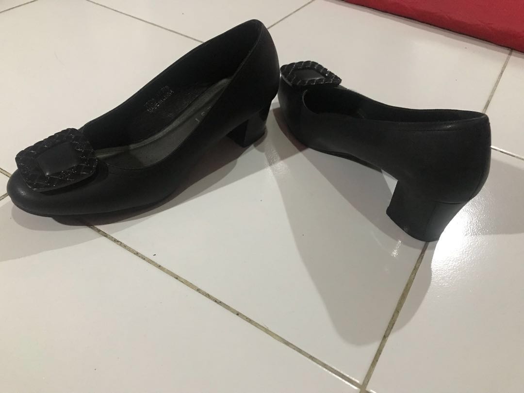 Sepatu Formal Hitam Everbest Fesyen Wanita Sepatu Di Carousell