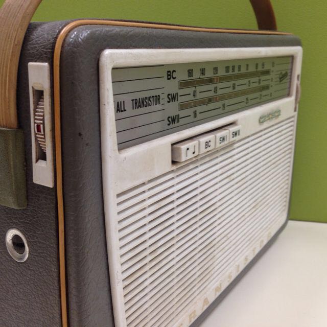 Vintage Graetz 2132 Transistor Radio, Hobbies & Toys, Memorabilia ...