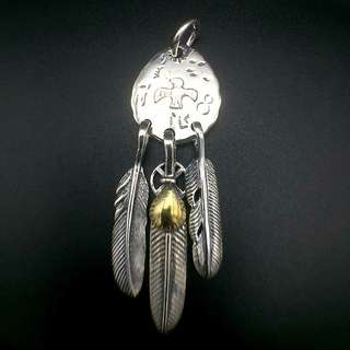 Goro Round Ancient Disk With Three Feathers Size Large Pendant