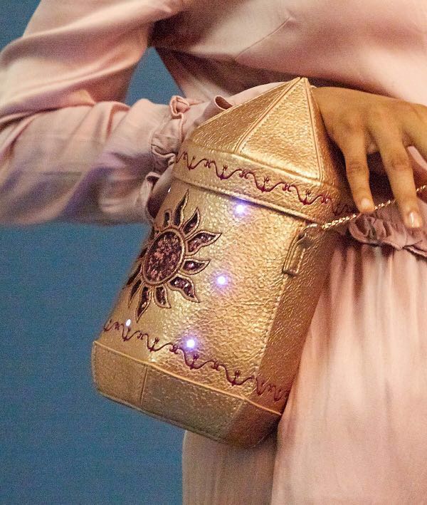 Tangled lantern purse top