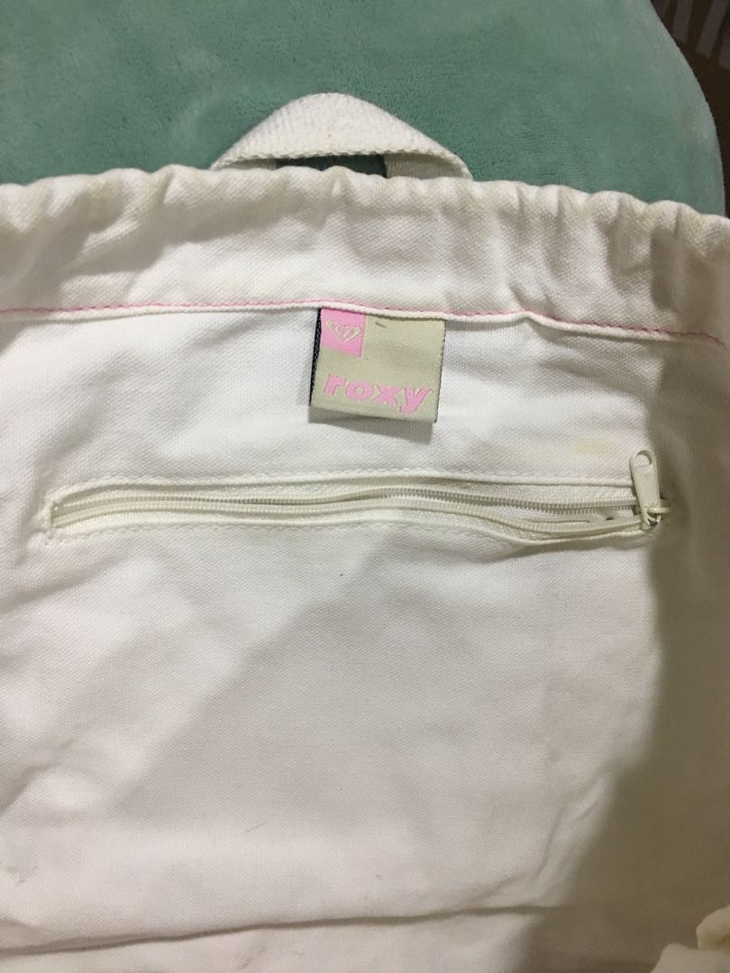 ROXY Backpack (Category: Backpacks) located in Quezon City. Submitted by legisgirl24 (Listing ID 166377195, Image 2). Description: .
