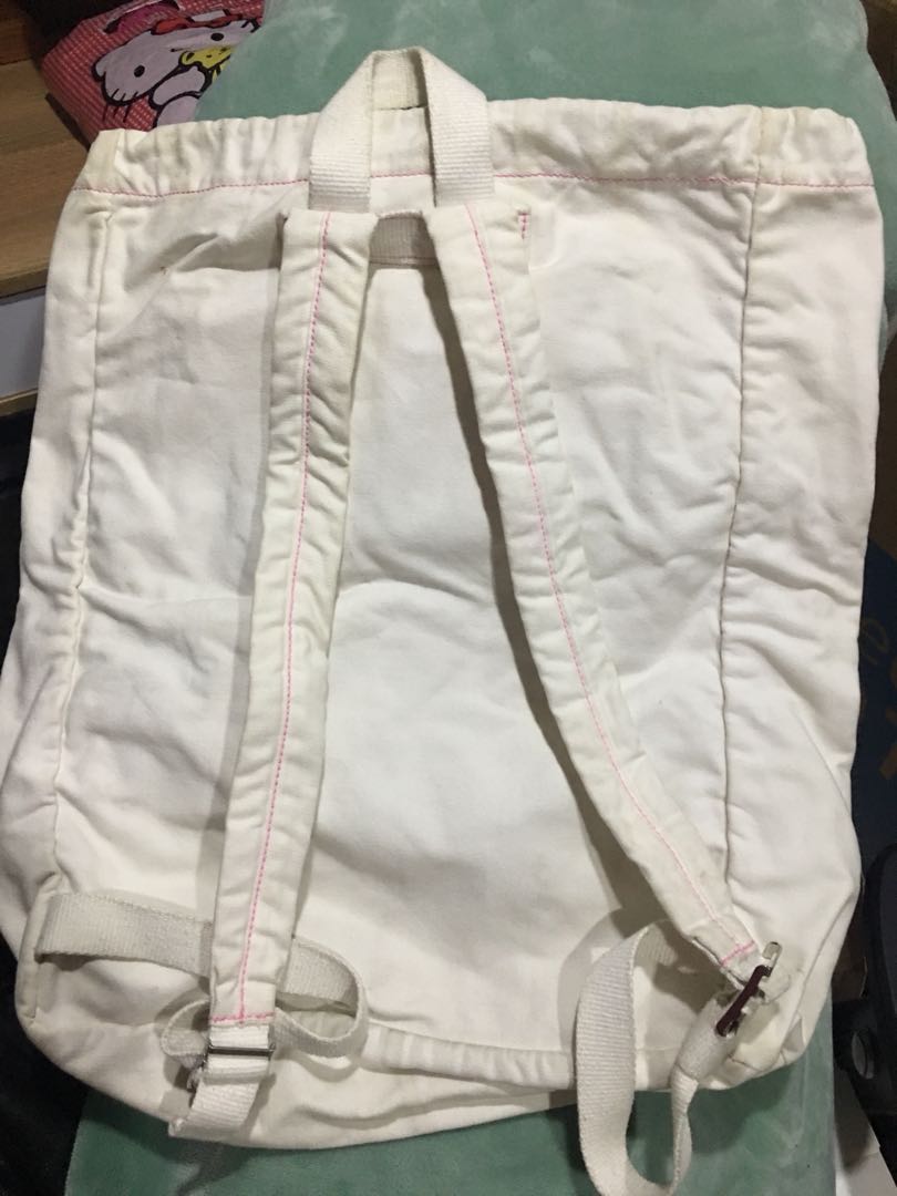 ROXY Backpack (Category: Backpacks) located in Quezon City. Submitted by legisgirl24 (Listing ID 166377195, Image 3). Description: .