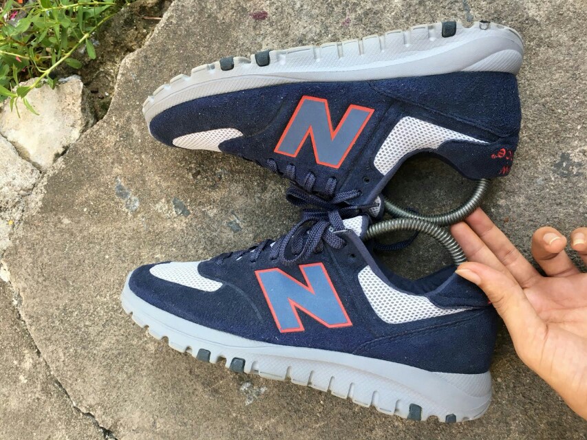 SEPATU New balance 77