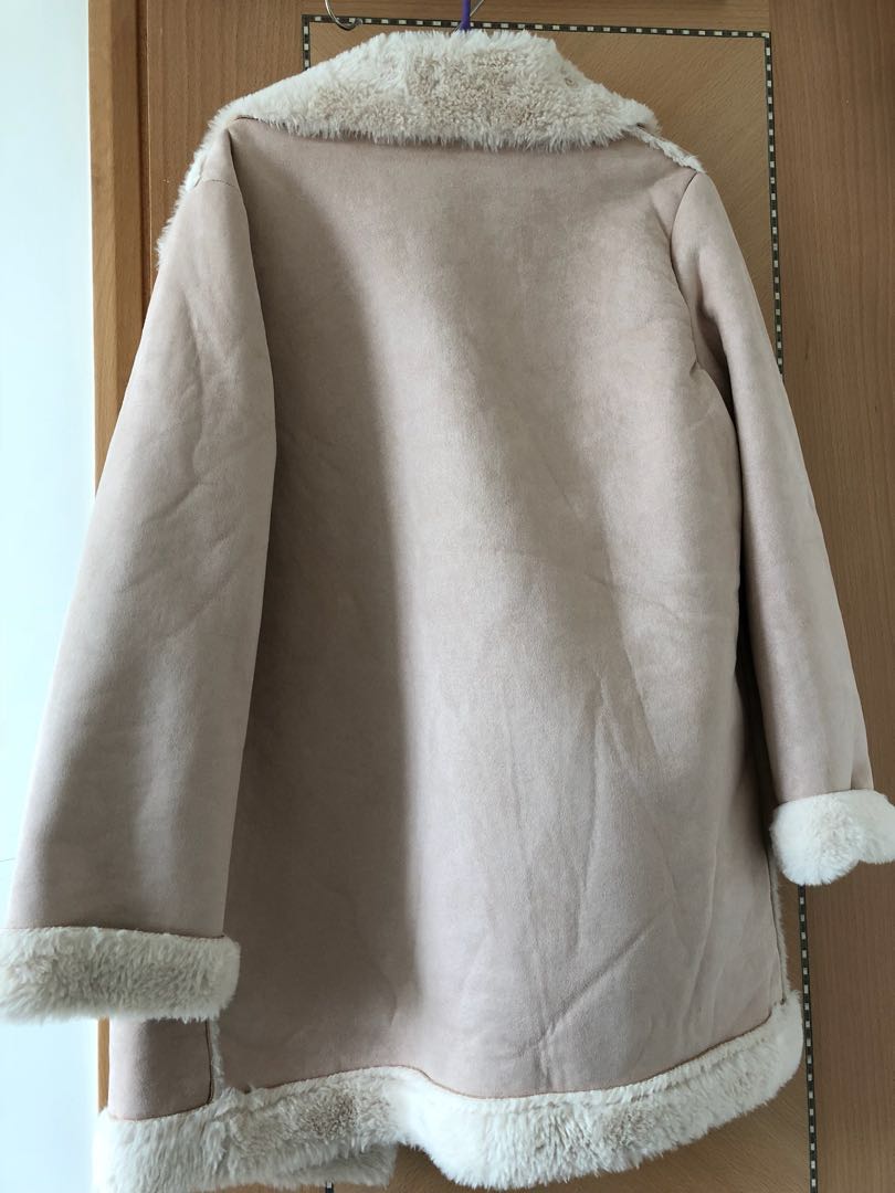 Winter Jacket （分類：外套及戶外衣服）位於 Hong Kong。 由 sylvie16149 提交（商品編號 165344676，圖片 2）。簡介： M size is too big for me 95% new。