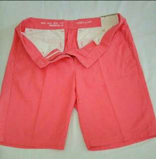 Celana pendek chino