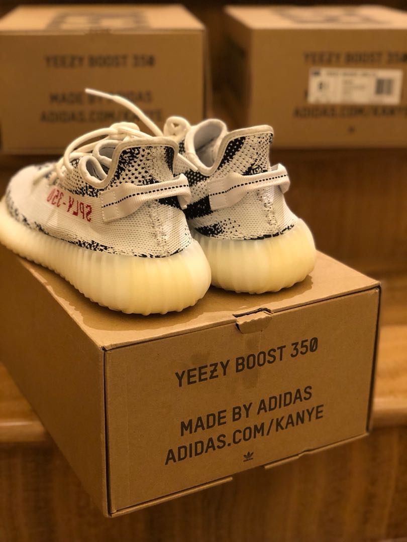 Adidas Yeezy Boost 350 V2 Zebra Us10, Men's Fashion, Footwear, Sneakers on  Carousell