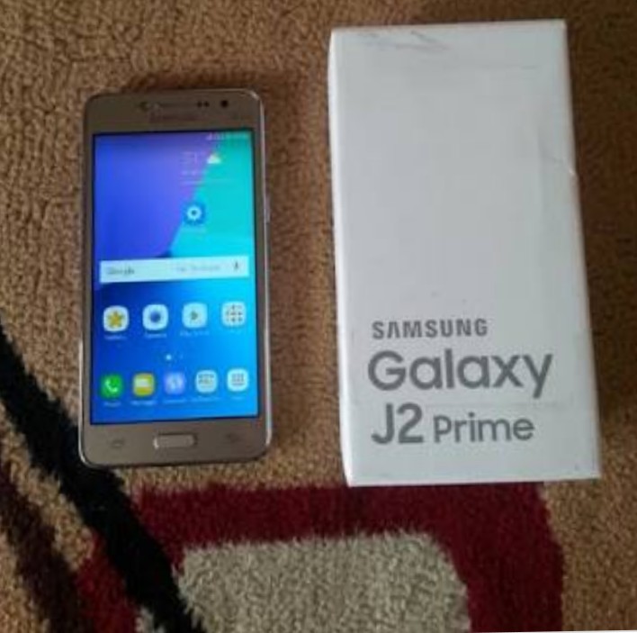 J2 Prime Warna Gold Telepon Seluler Tablet Di Carousell
