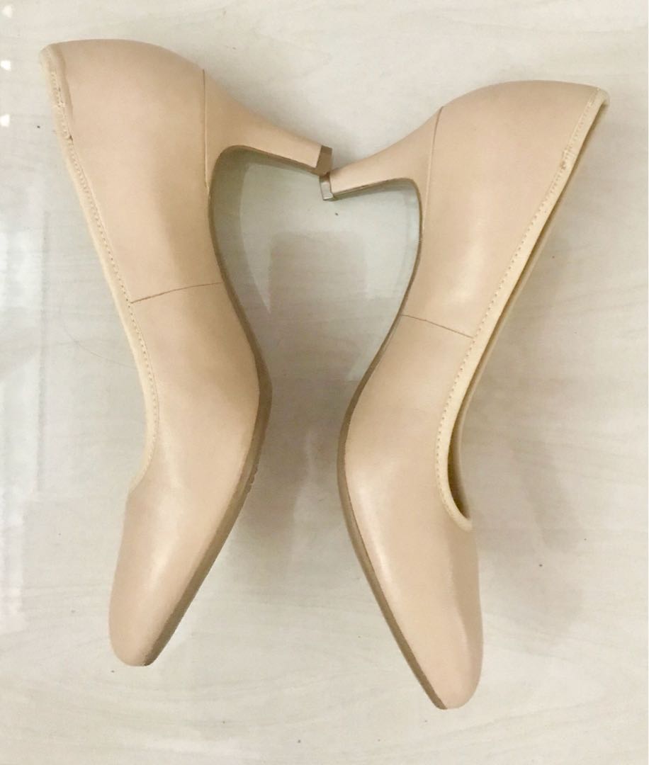 naturalizer nude shoes