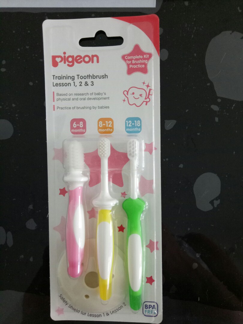 pigeon baby toothbrush set