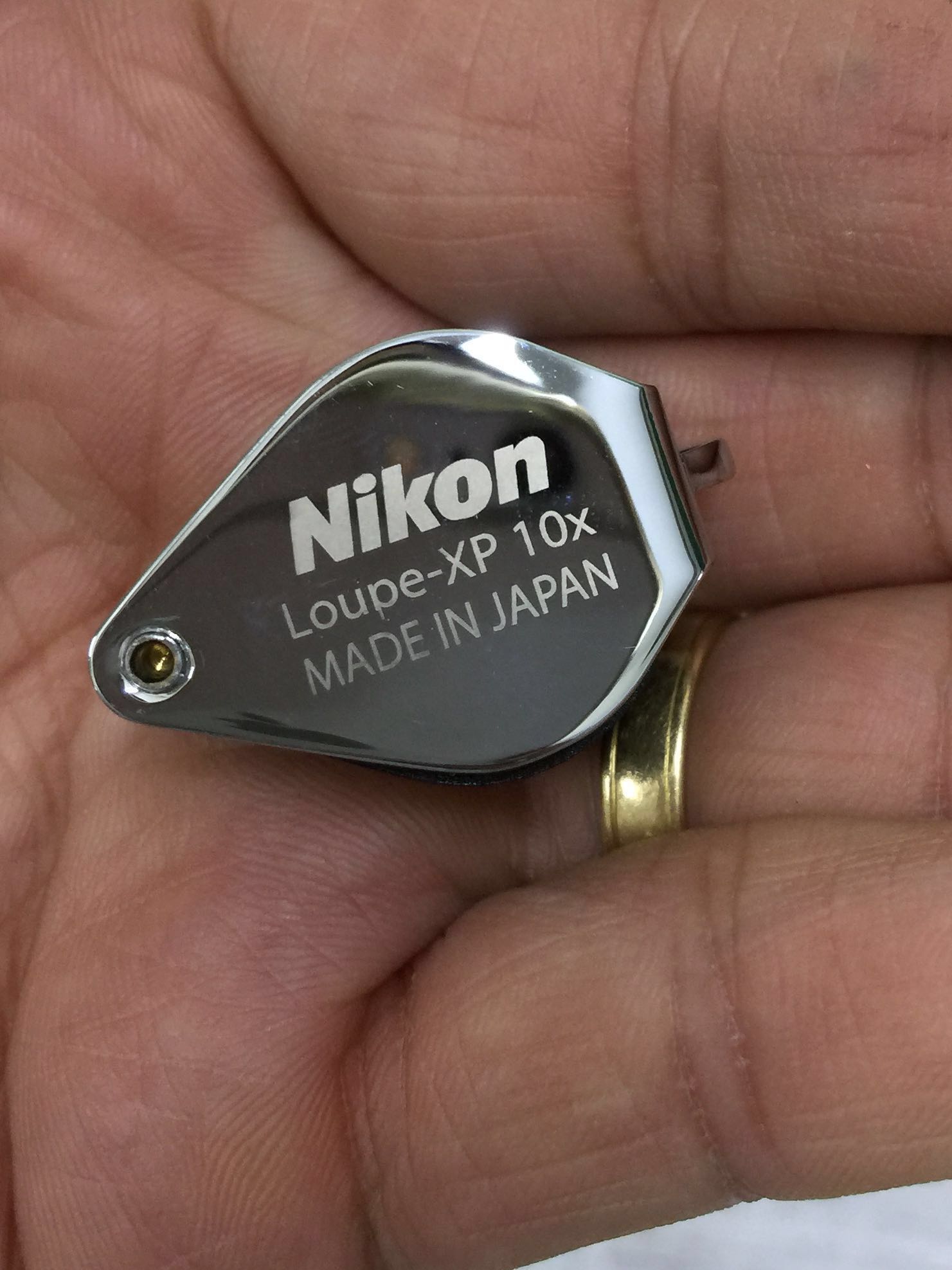 nikon loupe