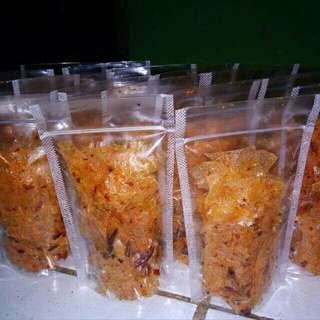 Tumpeng sedang, Makanan & Minuman, Snek di Carousell