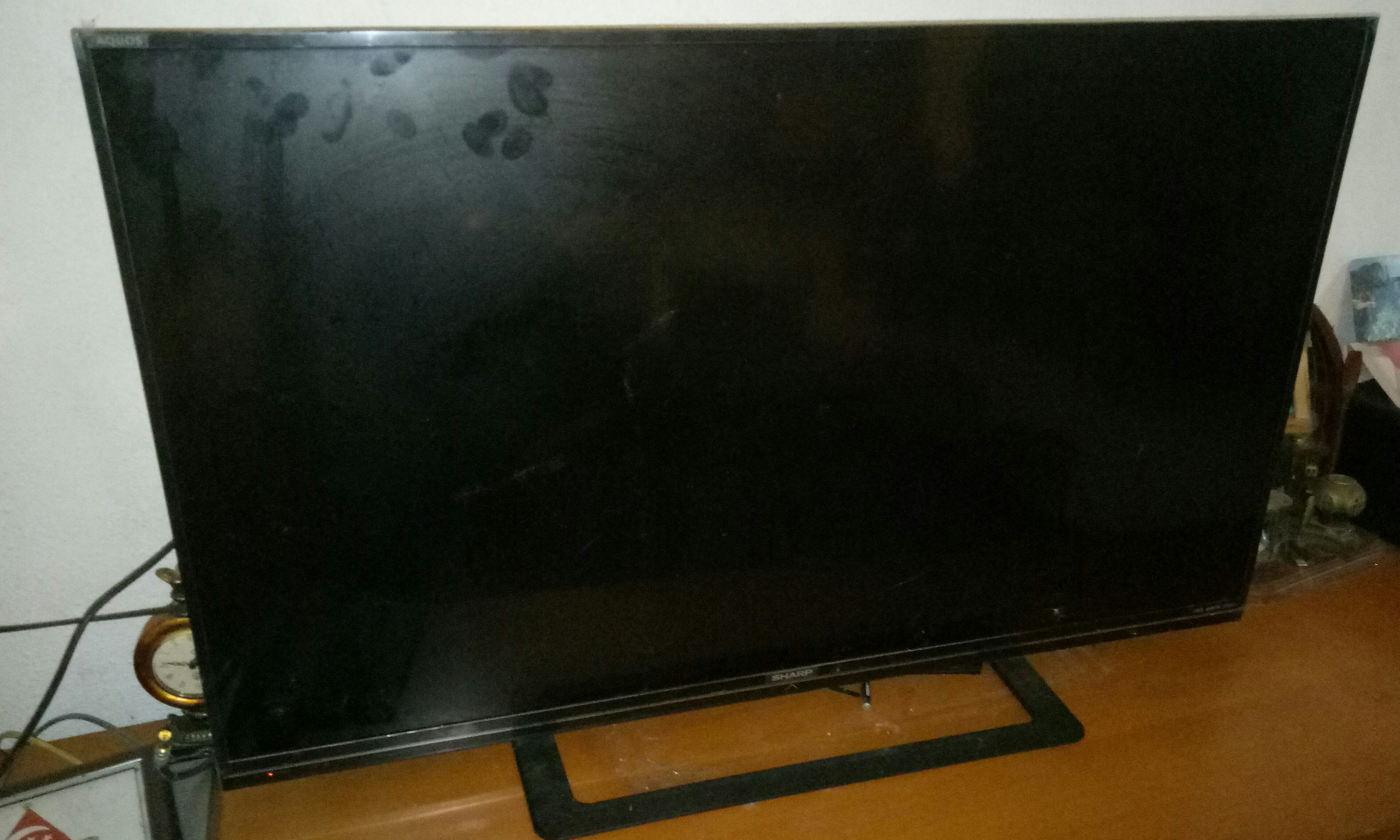 Cracked LCD screen TV for sale, TV & Home Appliances, TV