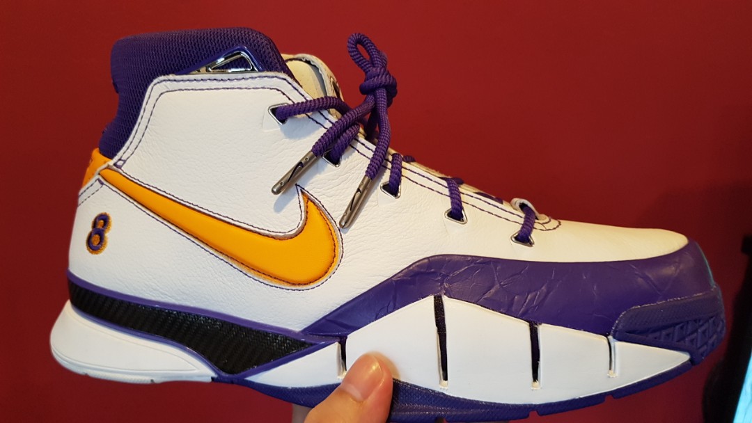 kobe 1 closeout