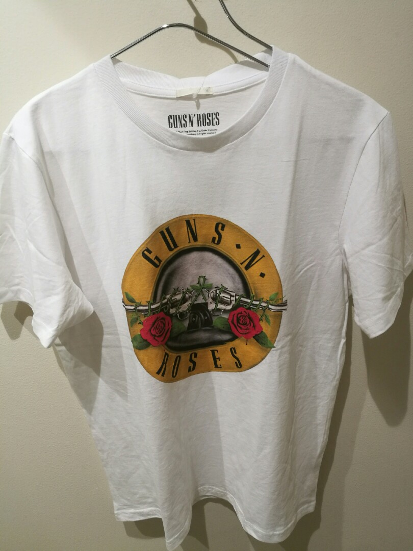 Gu Japan Guns N Roses Collaboration T Shirt Men S Fashion Clothes On Carousell Gu Japan Guns N Roses Collaboration T Shirt Men S Fashion Clothes On Carousell