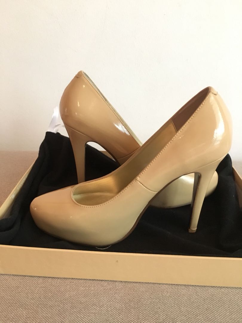 ladies nude pumps