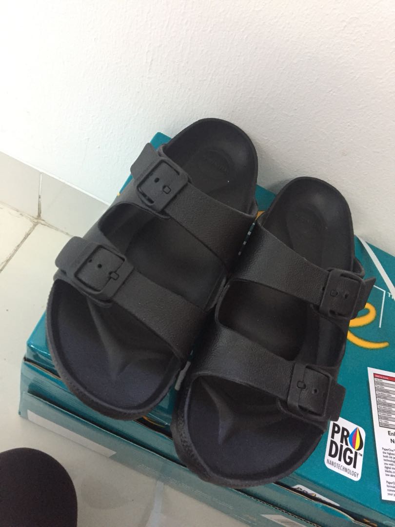 sandal miniso