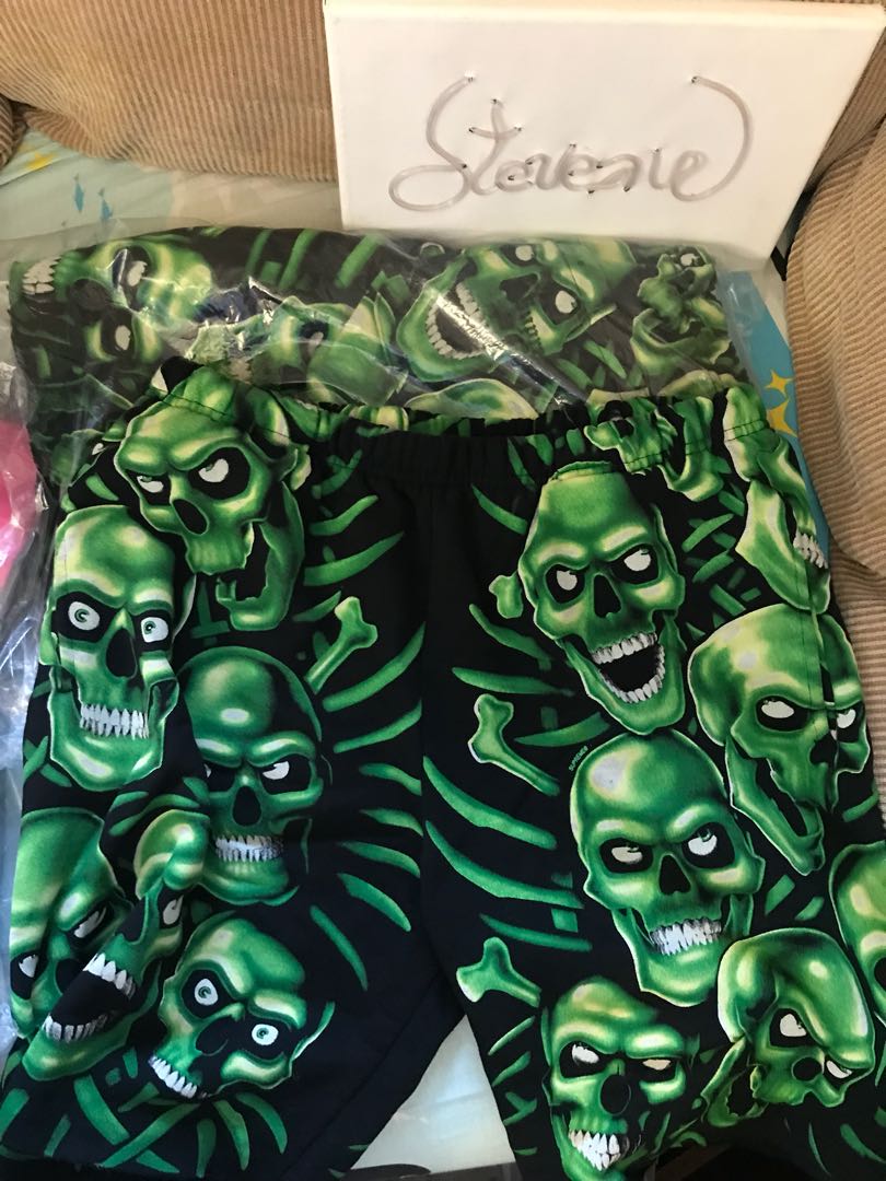 Supreme skull shorts, 男裝, 男裝衫＆ 外 