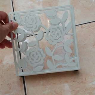 IKEA tempat tissu