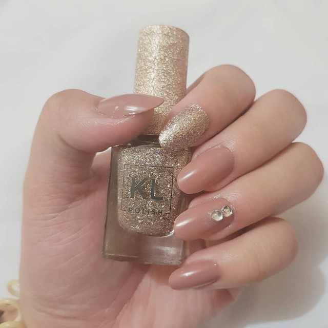 💓 pre order customized fake nails with freebies!! 💓 (Category: Hands & Nails) located in Quezon City. Submitted by jeksabel (Listing ID 162949030, Image 1). Description: LAHAT PO NG KAYA KO AY PLAIN MATTE OR GLOSSY OR GEL POLISH LANG PO. i can put studs but higher price po :) pm me sa mga colors na bet nyo :).