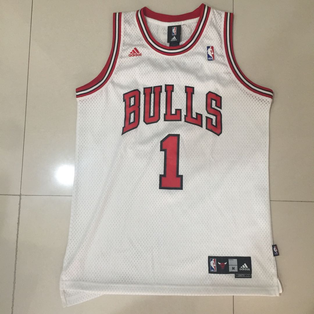 SALE Authentic Adidas Swingman NBA Home jersey Chicago Bulls Derrick Rose,  Men's Fashion, Activewear on Carousell