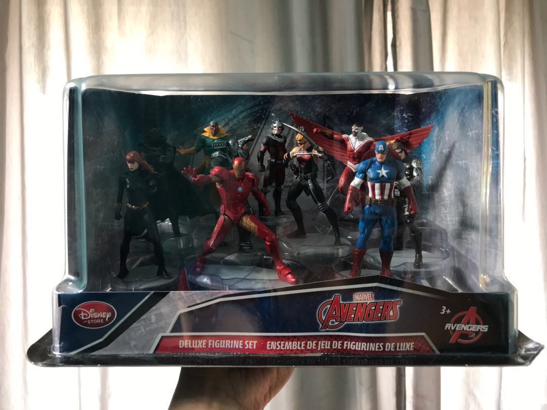 avengers deluxe figurine set