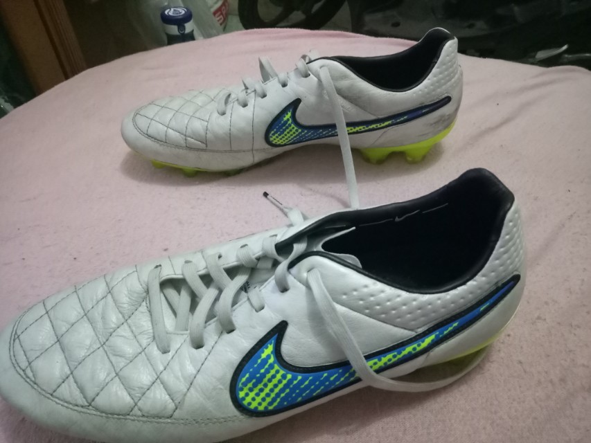 sepatu bola nike tiempo original