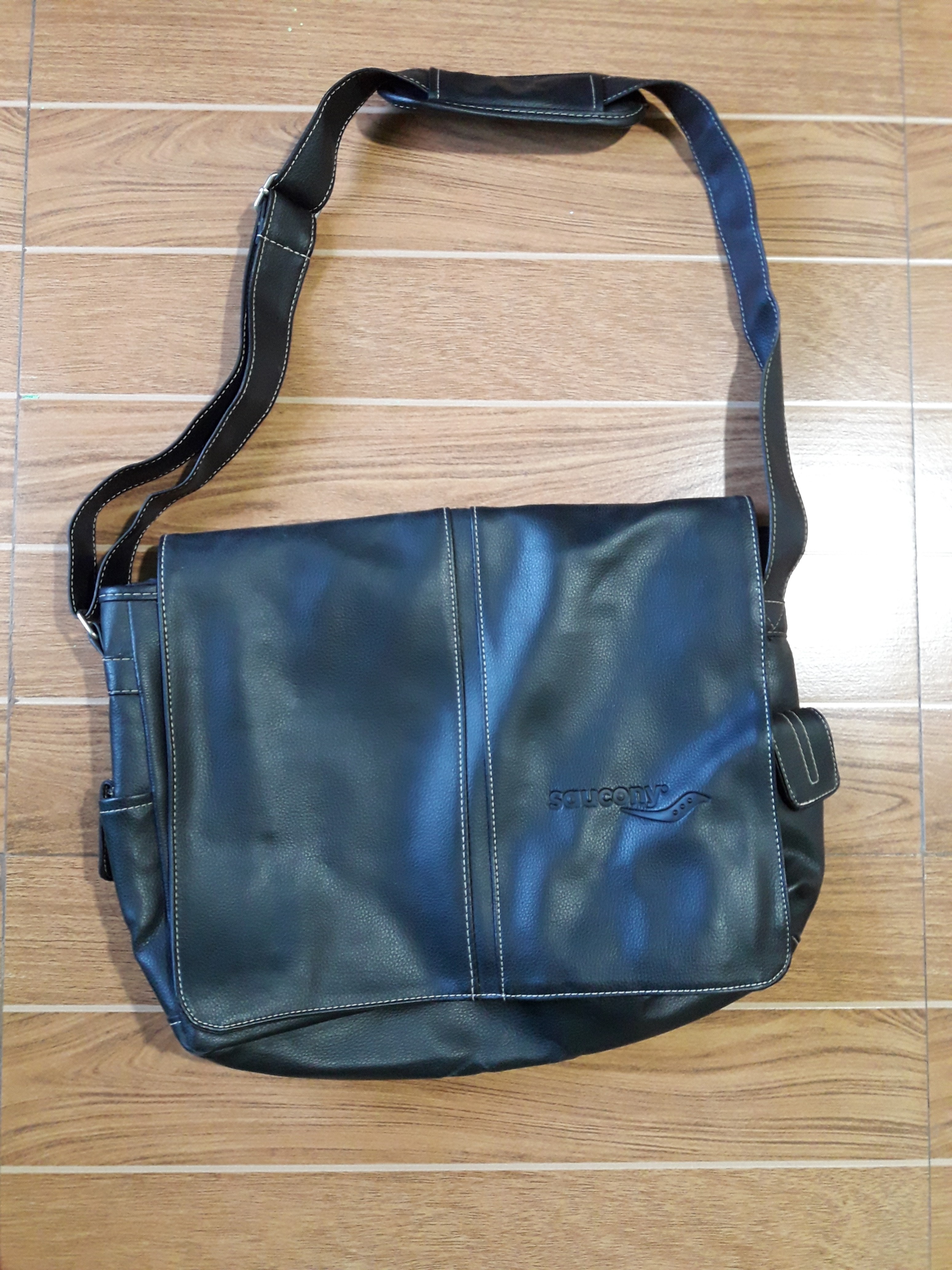 saucony bag