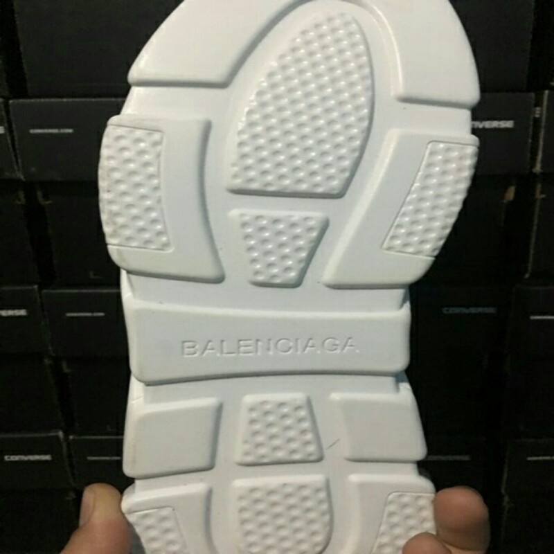 Sepatu Sport Balenciaga Speed Trainer L Pria Wanita L Kualitas Import Grad Original L Warna Putih L Ukuran 40 44 Olah Raga Perlengkapan Olahraga Lainnya Di Carousell