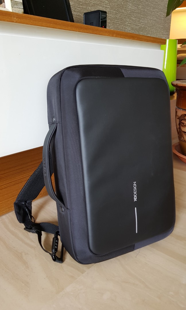 xd design laptop backpack