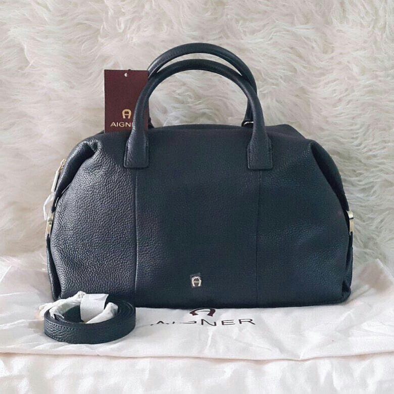 Aigner Roma Satchel Navy Barang Mewah Tas Dompet di Carousell