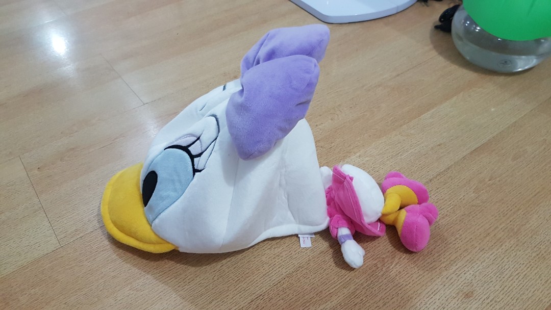 daisy duck hat