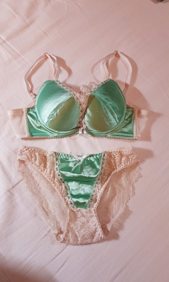 Green Bra Set (Bra & Panties), Women's Fashion, New Undergarments &  Loungewear on Carousell