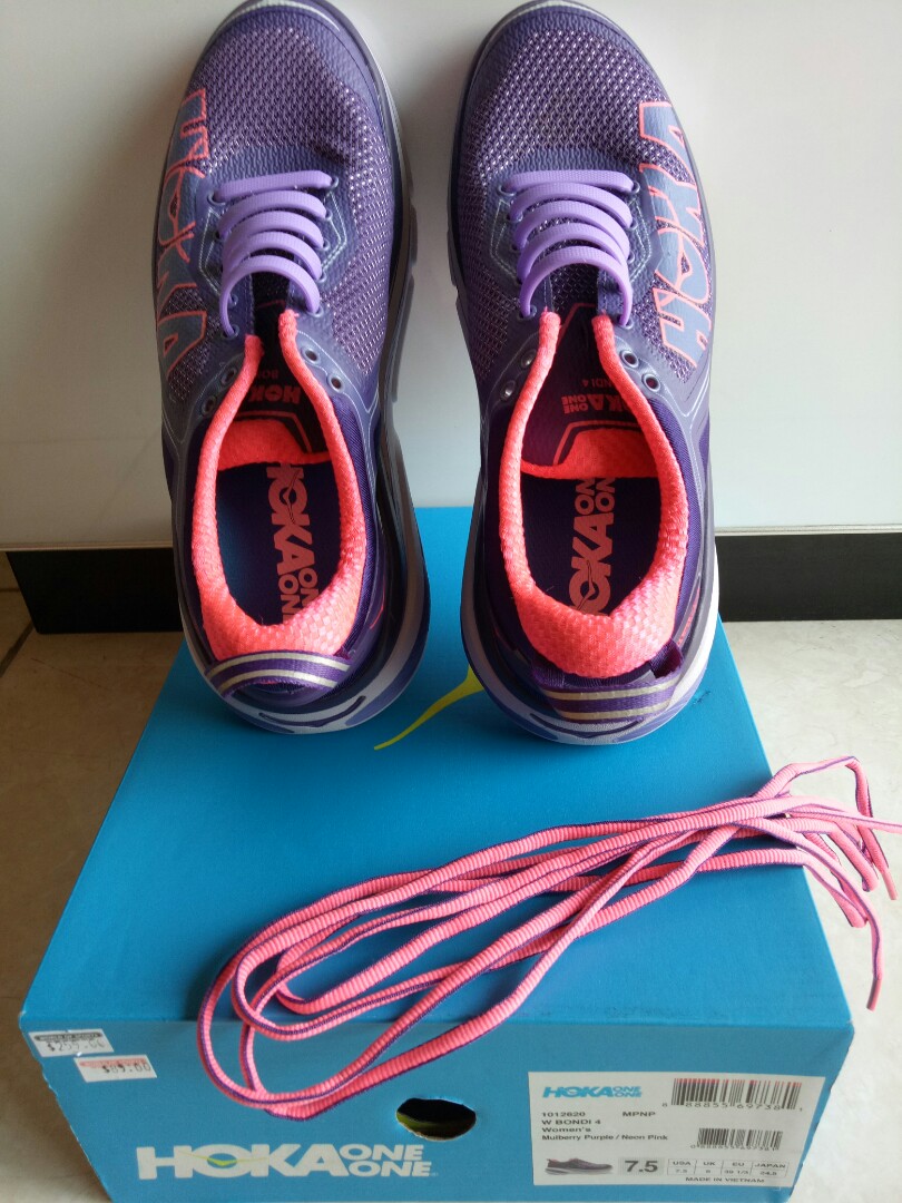 Hoka One One Sneaker Fesyen Wanita Sepatu Di Carousell