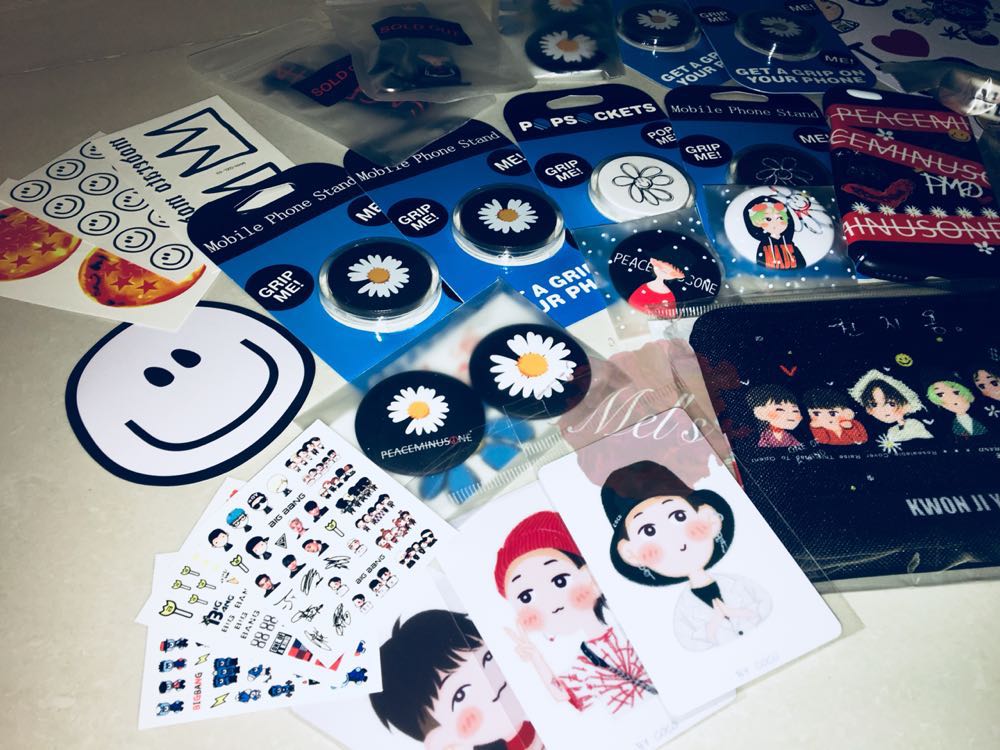 In Stocks Bigbang Bb Gd G Dragon Pmo Peaceminusone Kwon Jiyong Top Choi Seunghyun Tabi Yb Taeyang Seungri Vi Sr Ri Daesung D Lite Angel Daisy Flower Road Popsocket Badge Button Pin Tattoo Sticker