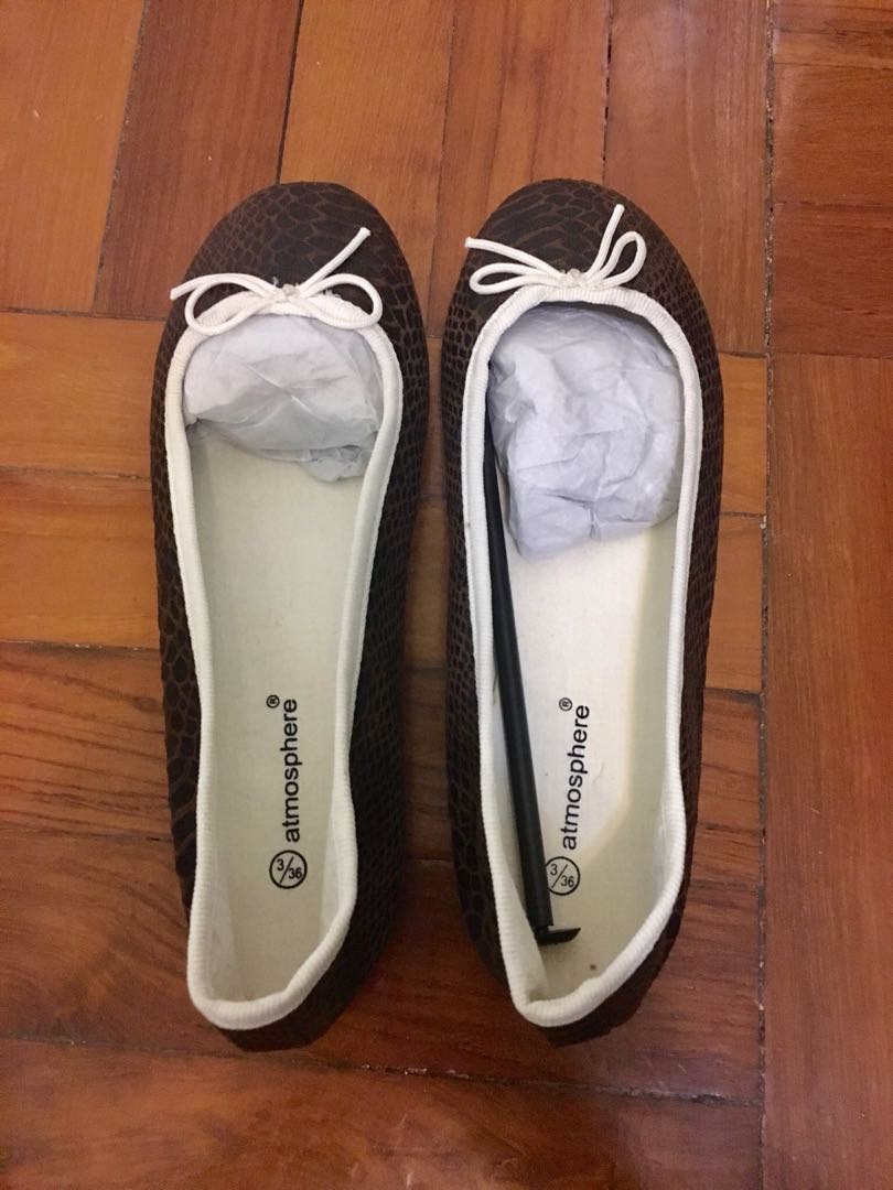 atmosphere flat shoes