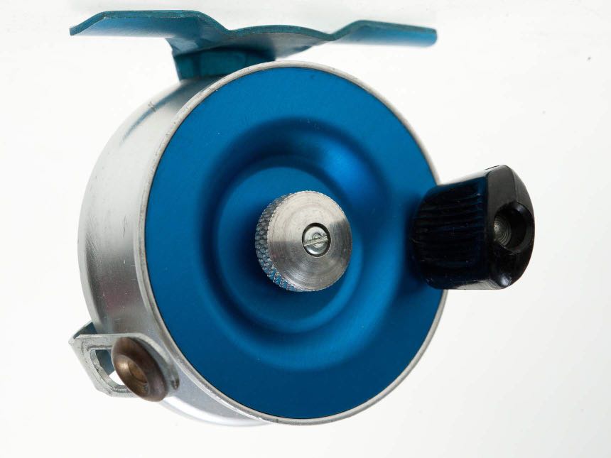 https://media.karousell.com/media/photos/products/2018/04/29/vintage_depose_pratic_ultralite_float_fishing_reel_made_in_france_1525015176_09a55e00.jpg