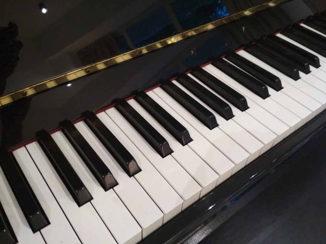 Yamaha m110 upright piano shop