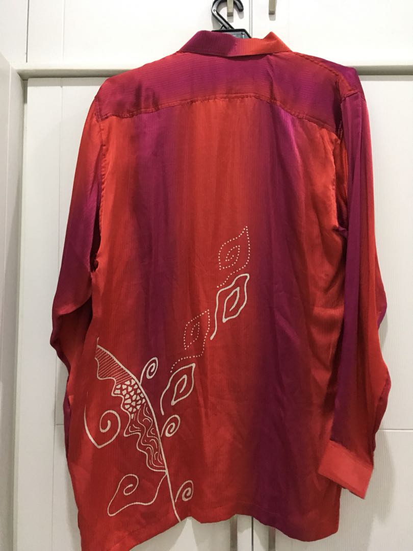 Batik Top (Category: Tops) located in Johor Bahru. Submitted by sueyuss (Listing ID 167157621, Image 2). Description: .