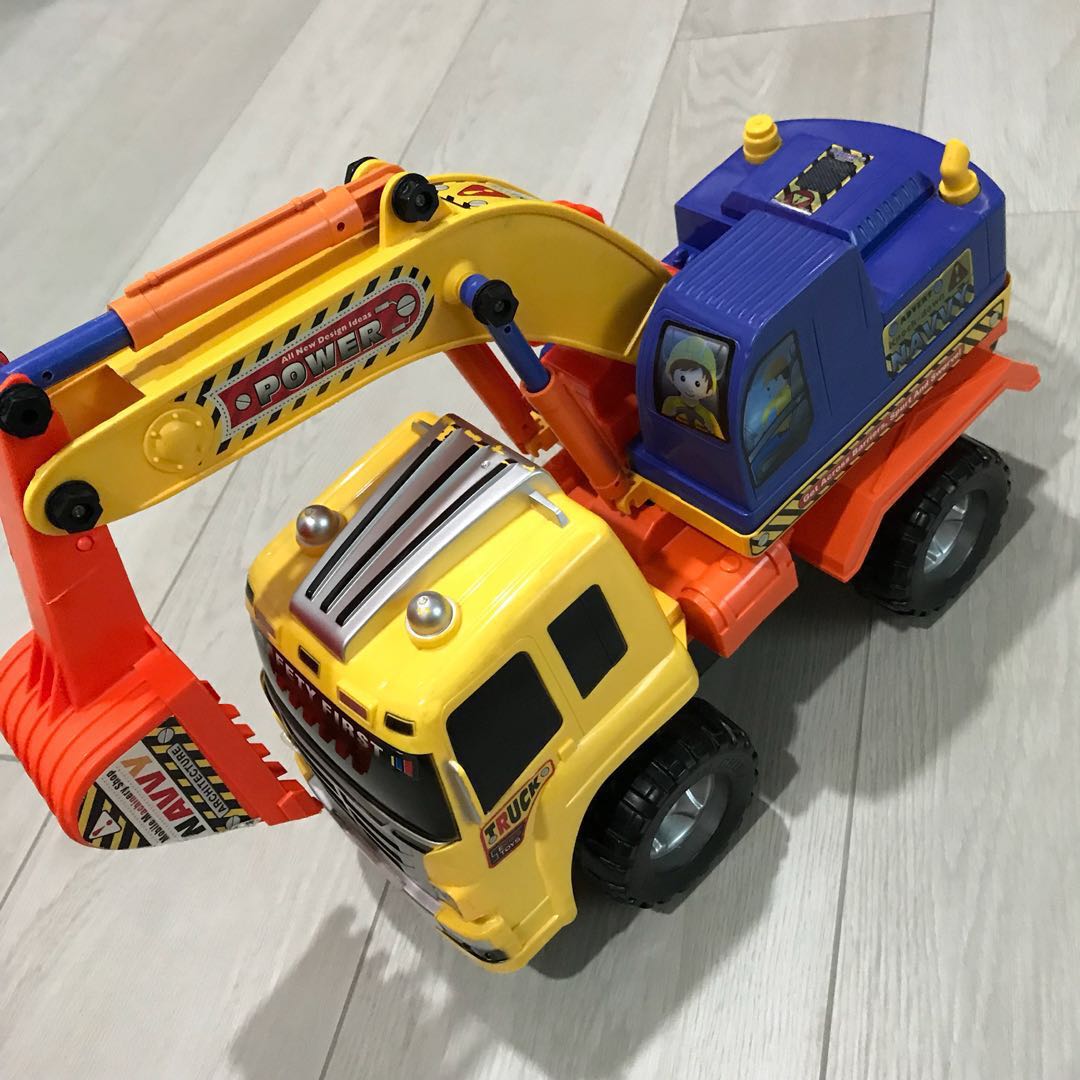 big excavator toy