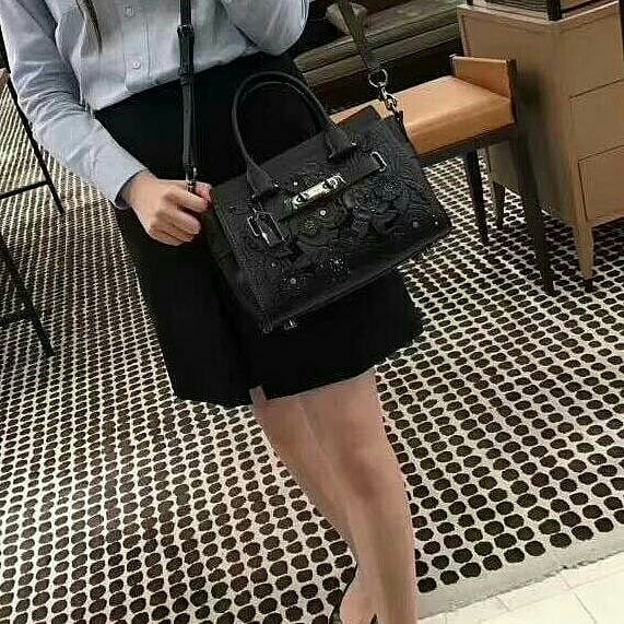 Coach swagger 2025 27 tea rose